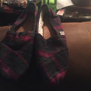 Plaid Toms
